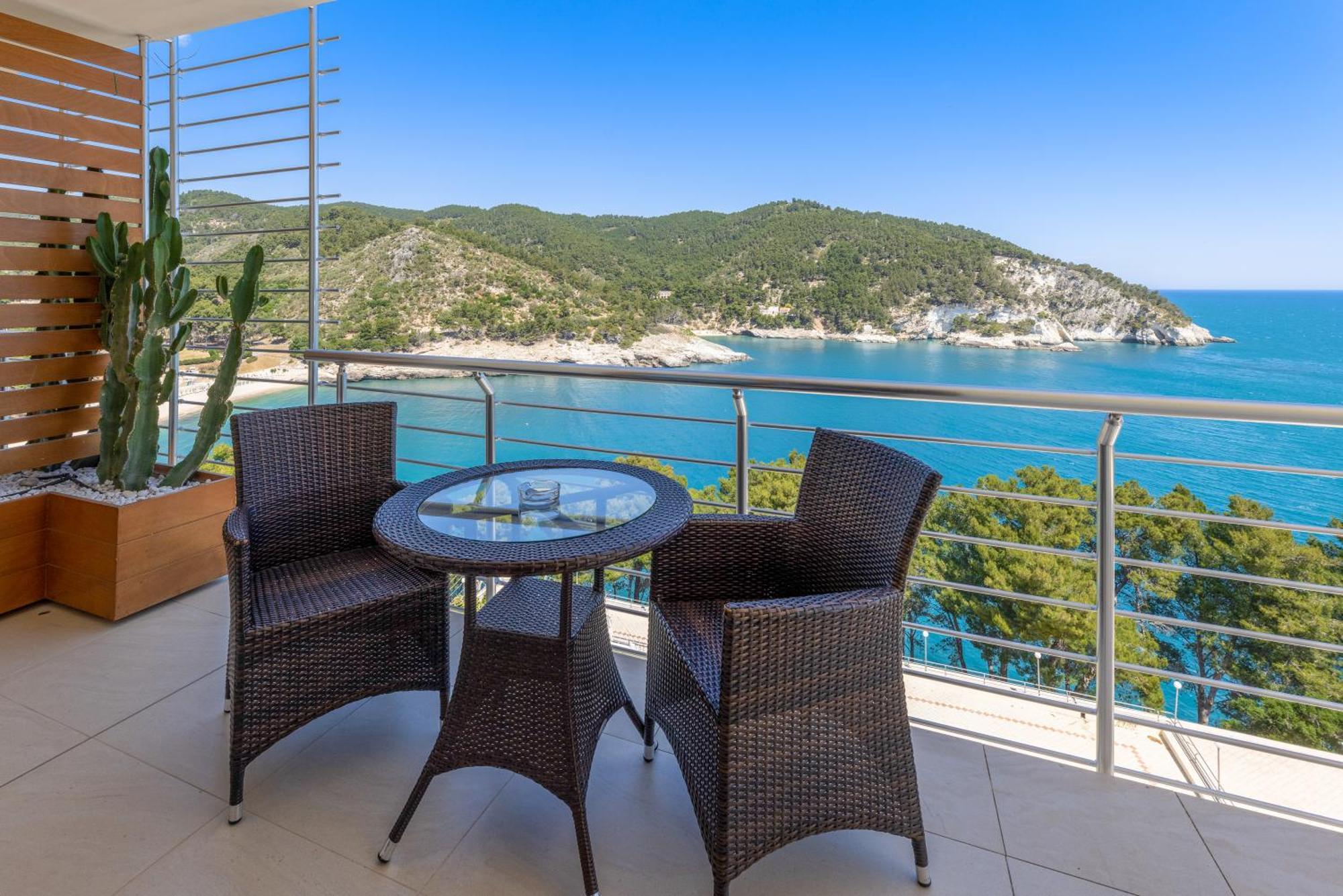 Pugnochiuso Resort Hotel Del Faro Вьесте Экстерьер фото