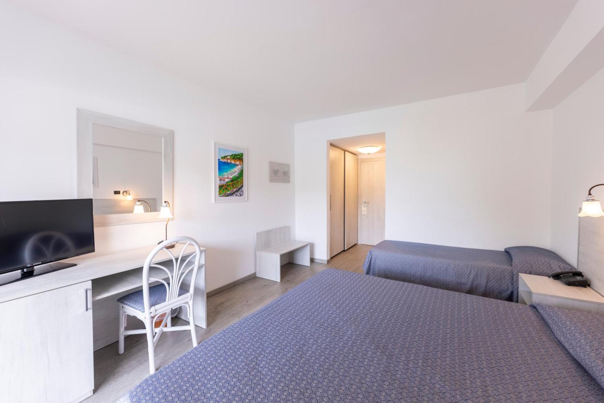 Pugnochiuso Resort Hotel Del Faro Вьесте Экстерьер фото