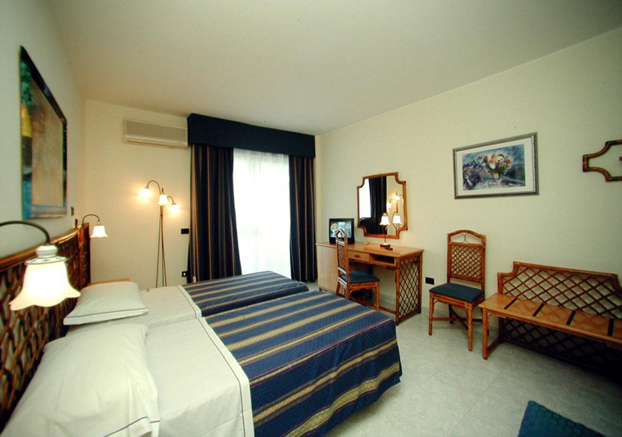 Pugnochiuso Resort Hotel Del Faro Вьесте Экстерьер фото